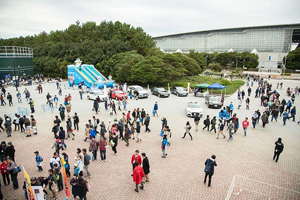 イベント会場で警備員