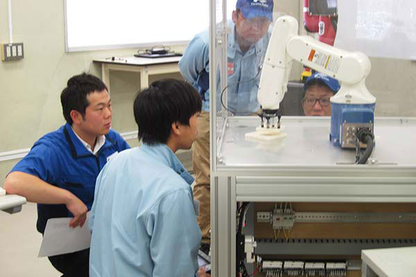 産業用ロボット